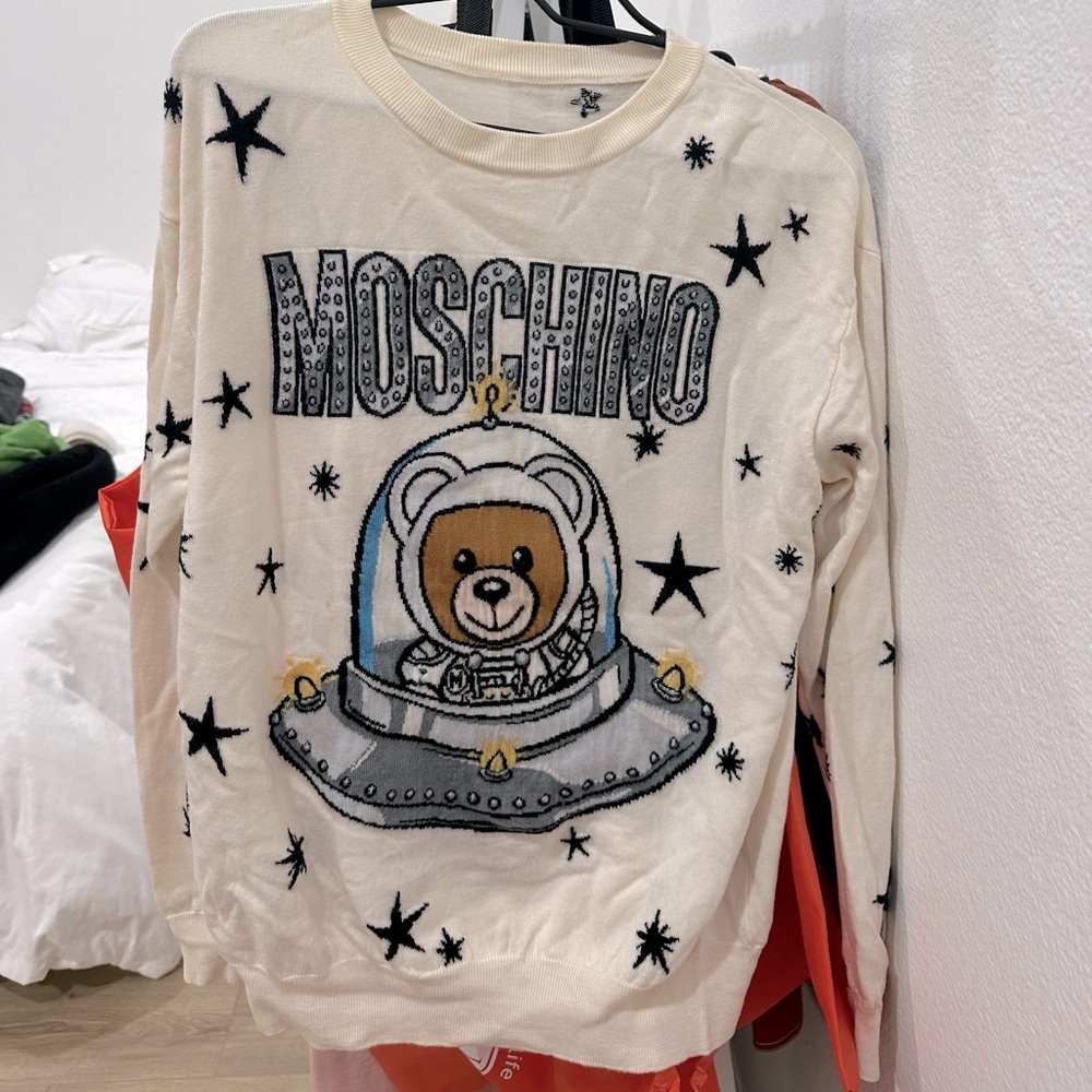 Machino bear sweater, good condition